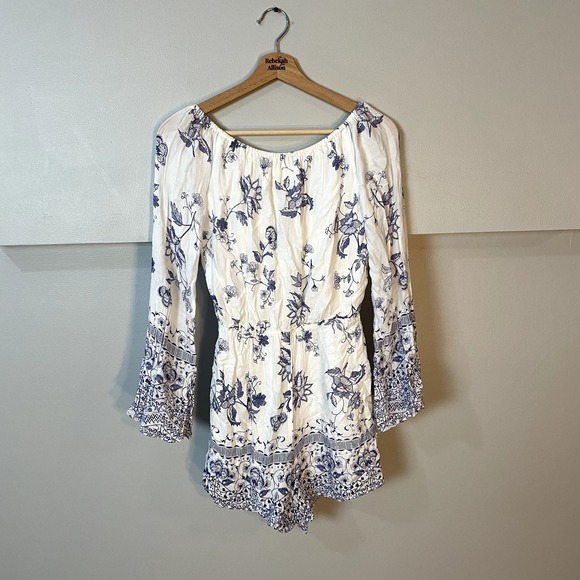 REVOLVE The Jestset Diaries Zulu Romper in Blue & White Floral Size XS - Picture 14 of 16